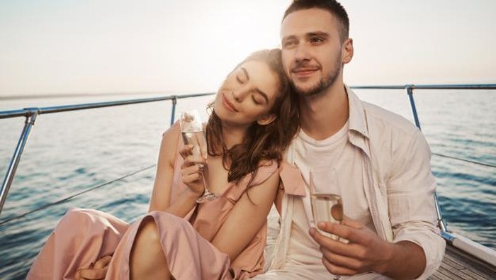 Manfaat jatuh cinta untuk tubuh