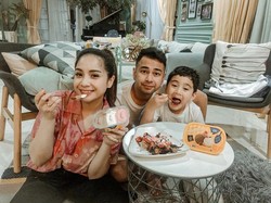 Cara Nagita Slavina Mengatasi Rafathar yang Mulai Pilih-pilih Makanan