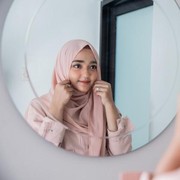 7 Tips Memilih Pashmina yang Nyaman dan Cocok di Wajah