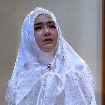 Menyembah Tuhan Yesus, Amanda Manopo Bangun Tempat Ibadah Agama Lain