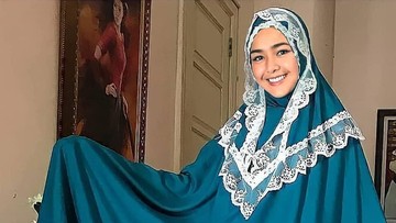 POSTING FOTO SEDANG SHALAT