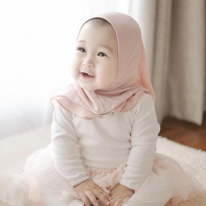 <p>Dian Pelangi melahirkan anak pertamnya, Rumi, pada 16 Agustus 2020 yang lalu, Bunda. (Foto: Instagram @dianpelangi)</p>