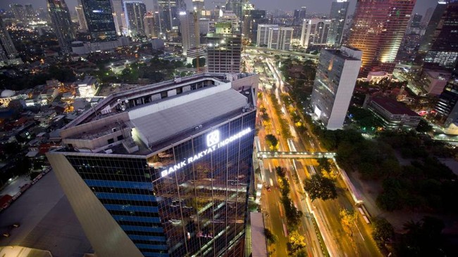 Dari enam perusahaan publik Indonesia yang masuk daftar Forbes Global 2000: The World's Largest Public Companies tahun ini, BRI menempati peringkat tertinggi.