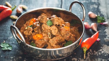 BELAJAR BIKIN RENDANG DARI TEMAN INDONESIA