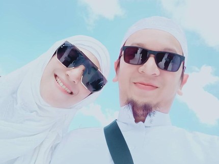 7 Potret Mesra Inka Christie & Suami yang Lebih Muda 12 Tahun