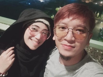 Romantis, 7 Potret Inka Christie & Suami yang 12 Tahun Lebih Muda