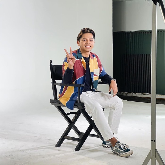 Memiliki paras yang ganteng dan suara yang bikin meleleh membuat Mark diidolakan oleh banyak kaum hawa. (Foto: Instagram.com/marknatama)