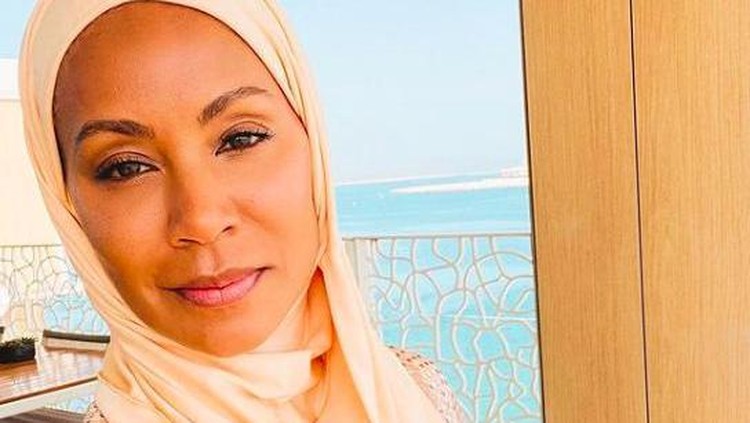 Jada Pinkett Smith Pakai Hijab