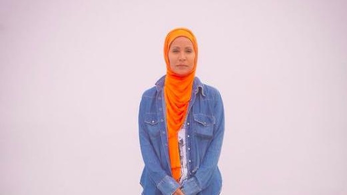 Jada Pinkett Smith Pakai Hijab