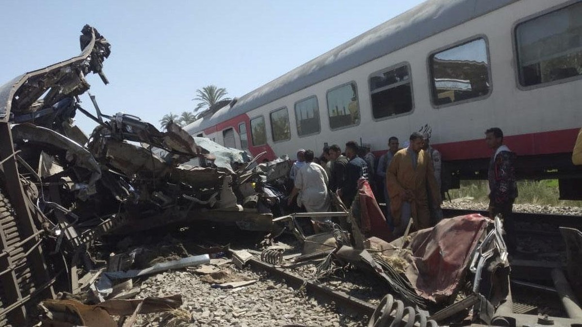 FOTO: Dua Kecelakaan Maut Kereta Api di Mesir