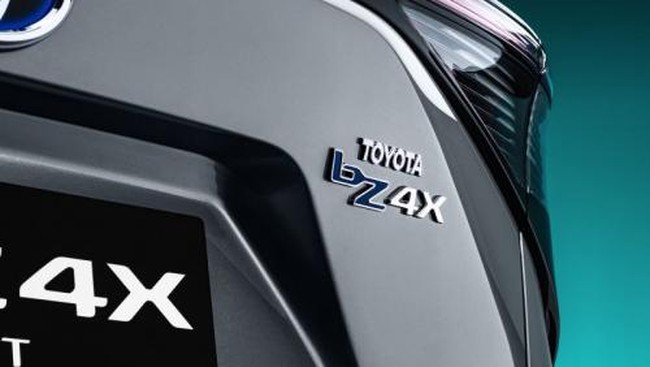 Toyota mengumumkan divisi baru bernama bZ (beyond zero) yang isinya berbagai mobil listrik, dimulai dari produksi massal bZ4X pada tahun depan di China.