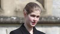 <p>Meski hidup bergelimang harta, Lady Louise dikenal dengan kemandiriannya. Wanita yang kini melanjutkan studi di Universitas St Andrews di Skotlandia ini lebih memilih menghabiskan liburan musim panas dengan bekerja. (Foto: Getty Images)</p>