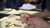 FOTO: Ketika Lukisan Guernica Picasso Menjelma Lewat Cokelat Perajin dari Basque memeringati pemboman Gernika dengan menghidupkan kembali lukisan Guernica Pablo Picasso dengan cokelat.