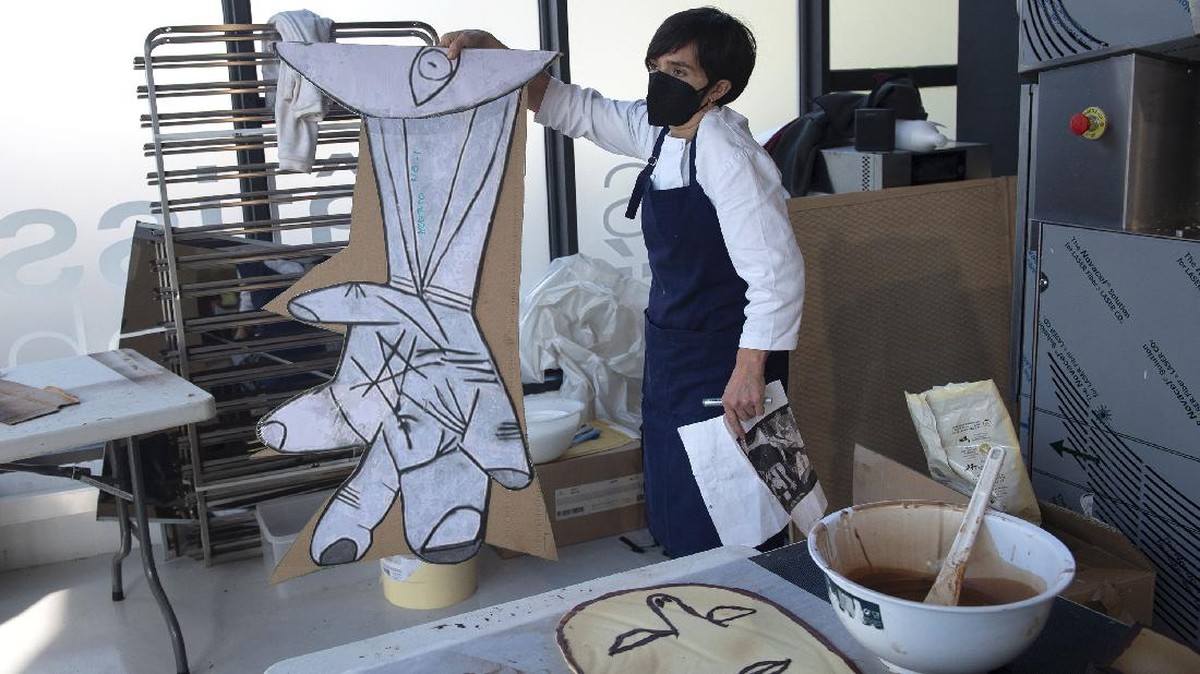 FOTO: Ketika Lukisan Guernica Picasso Menjelma Lewat Cokelat