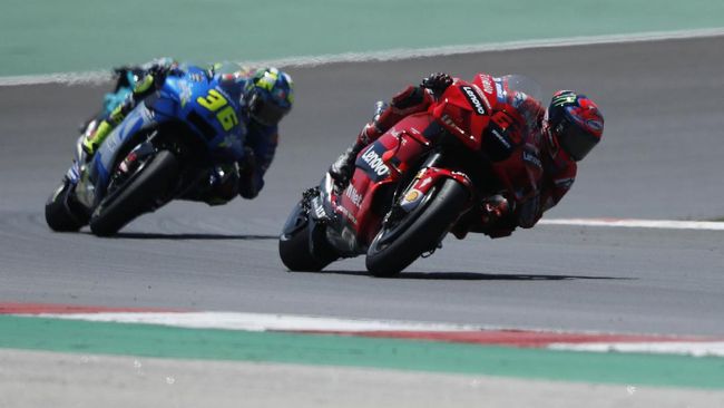 Rossi Sebut Bagnaia Harus Diwaspadai di MotoGP 2021 Valentino Rossi menyebut Francesco Bagnaia sebagai pembalap yang harus diwaspadai di MotoGP 2021.