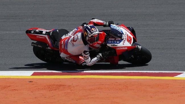 Pembalap Pramac Ducati, Johann Zarco muncul sebagai yang tercepat pada sesi tes bebas kedua (FP2) MotoGP Prancis di Sirkuit Bugatti, Jumat (14/5).