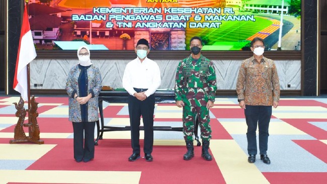 Badan Pengawas Obat dan Makanan (BPOM) dan Kementerian Kesehatan didesak untuk kembali membahas nasib vaksin Nusantara di RI.