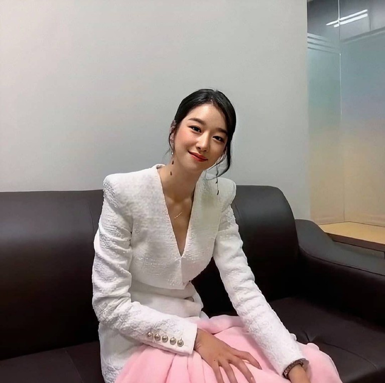 Seo Ye Ji Setelah skandal kontroversinya terbongkar, karir Seo Ye Ji terancam hancur. Yuk kita lihat potret cantik Seo Ye Ji!