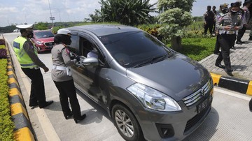 Pemerintah menetapkan syarat perjalanan bagi kendaraan pribadi jelang mudik lebaran 22 April hingga 24 Mei.