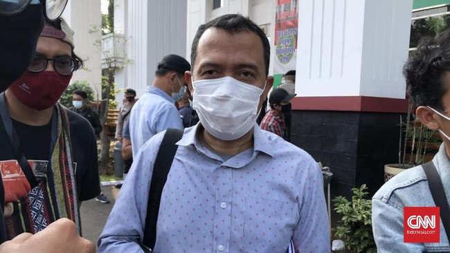 Tim Rizieq memprotes kehadiran epidemiolog sebagai saksi ahli oleh jaksa, karena merupakan bagian dari Satgas Covid Bogor yang melaporkannya.