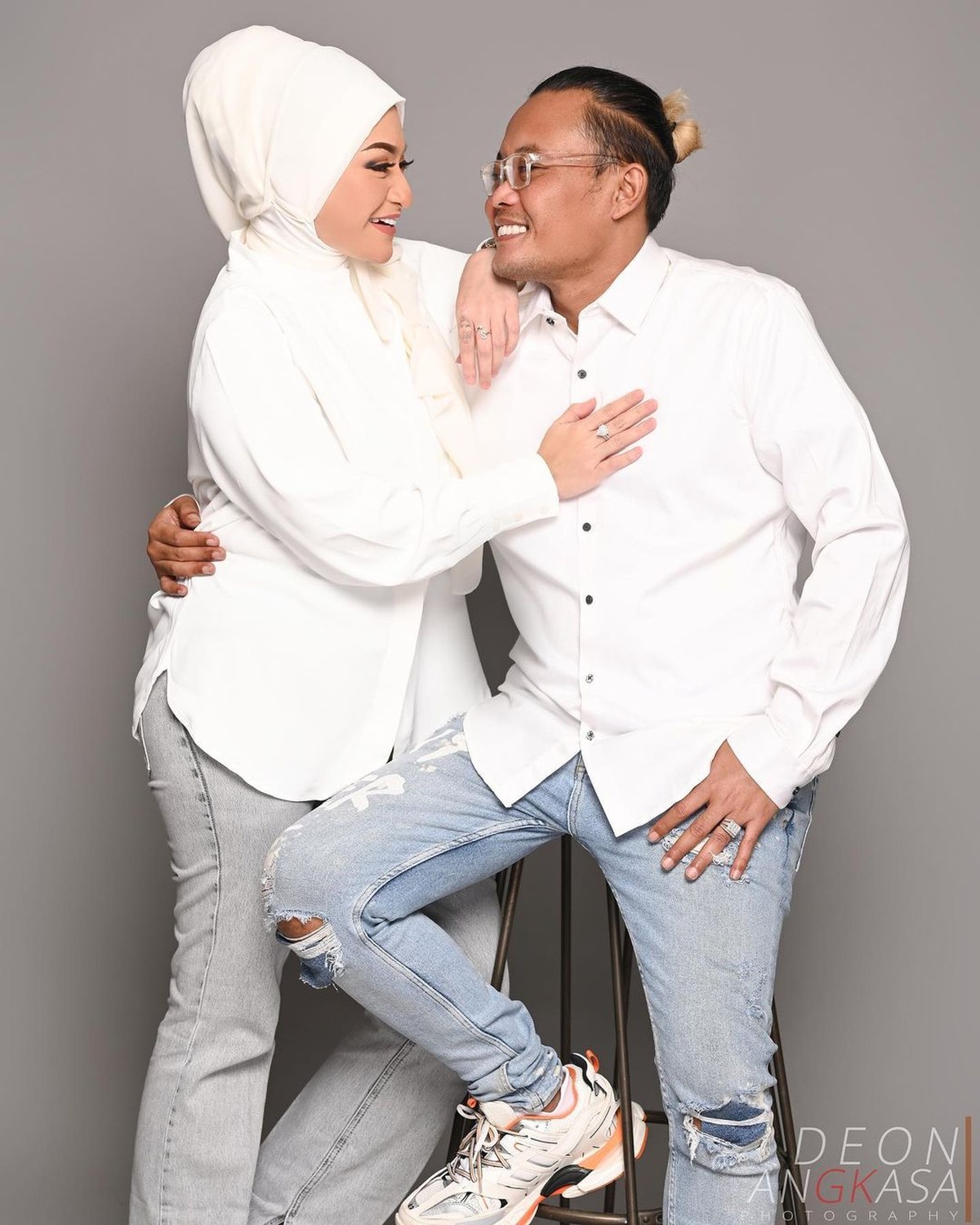 Mengejutkan tiba-tiba Nathalie menghapus fotonya dengan Sule dan mengunggah kata kata galau di Instagram Storiesnya&period; Yuk kita intip lagi momen romantis mereka berdua&excl;