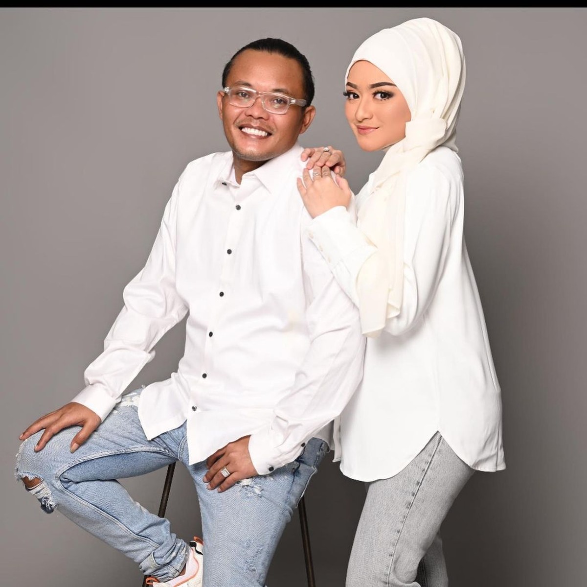 Mengejutkan tiba-tiba Nathalie menghapus fotonya dengan Sule dan mengunggah kata kata galau di Instagram Storiesnya&period; Yuk kita intip lagi momen romantis mereka berdua&excl;