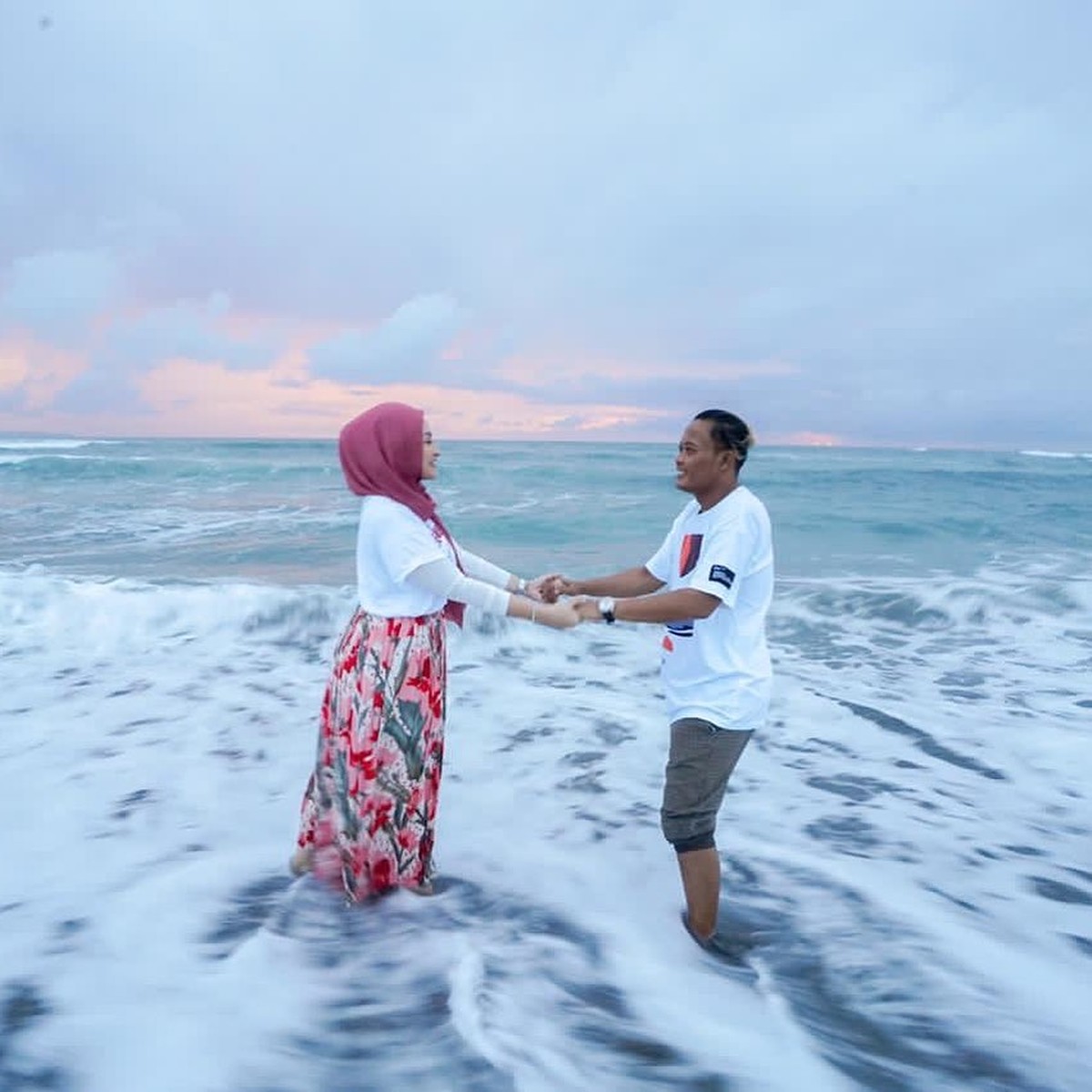 Mengejutkan tiba-tiba Nathalie menghapus fotonya dengan Sule dan mengunggah kata kata galau di Instagram Storiesnya&period; Yuk kita intip lagi momen romantis mereka berdua&excl;