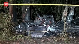 VIDEO: Tesla Model S Kecelakaan, Tabrak Pohon Hingga Terbakar