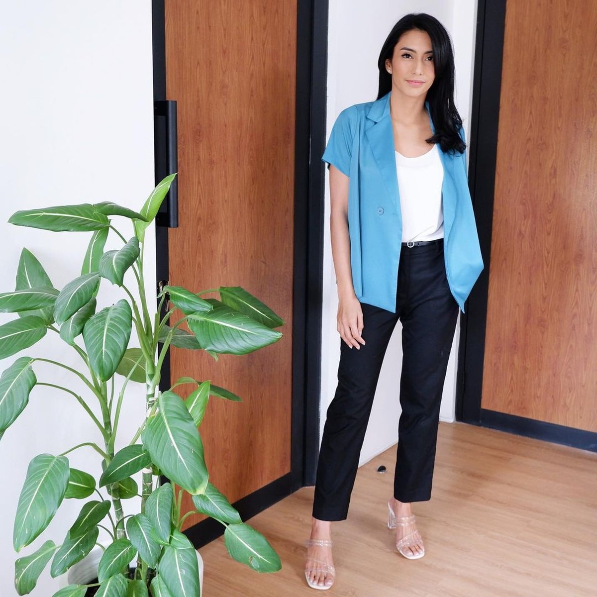 Komentar Tyas Mirasih tentang kehamilan Nagita Slavina diserbu oleh netizen&period; Yuk kita lihat sosok mantan kekasih Raffi Ahmad ini&excl;