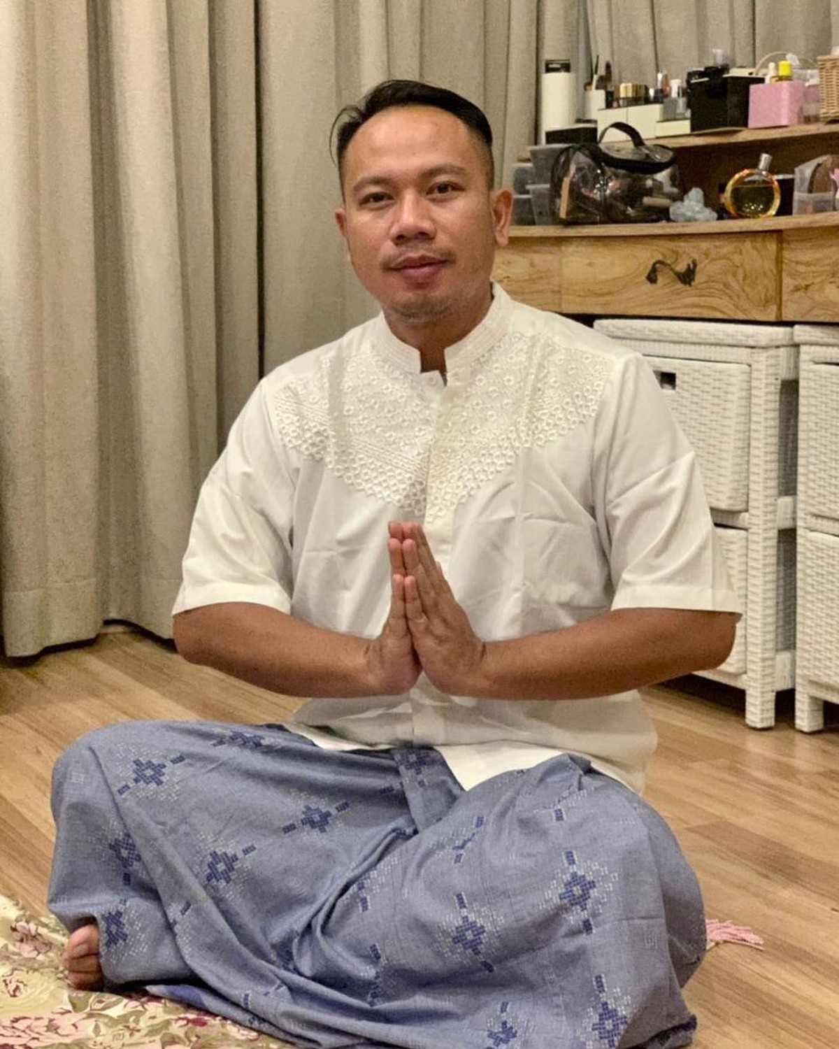 Berulang tahun ke 37&comma; begini potret vicky dan kalina merayakannya&excl;