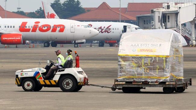 AP II menyebut 67 unit pesawat dipindahkan dari Bandara Halim Perdanakusuma. Adapun, bandara penerima terbanyak adalah Bandara Soekarno Hatta.