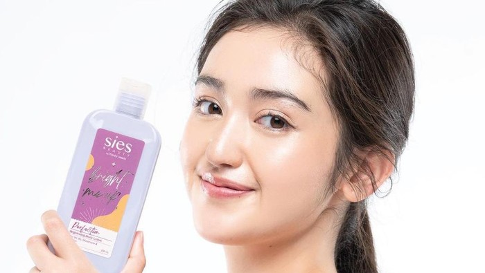 3 Body Lotion Artis untuk Mencerahkan Kulit 3 Body Lotion Artis untuk Mencerahkan Kulit