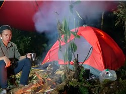 Bukan di Restoran, Orang-orang Ini Buka Puasa di Tengah Hutan