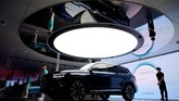 FOTO: Shanghai Auto Show, Sampul Otomotif China Lawan Corona Shanghai Auto Show digelar mulai 19 - 28 April 2021, pameran ini menjadi harapan perbaikan industri otomotif lokal usai dihantam pandemi Covid-19.