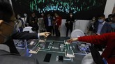 FOTO: Shanghai Auto Show, Sampul Otomotif China Lawan Corona Shanghai Auto Show digelar mulai 19 - 28 April 2021, pameran ini menjadi harapan perbaikan industri otomotif lokal usai dihantam pandemi Covid-19.