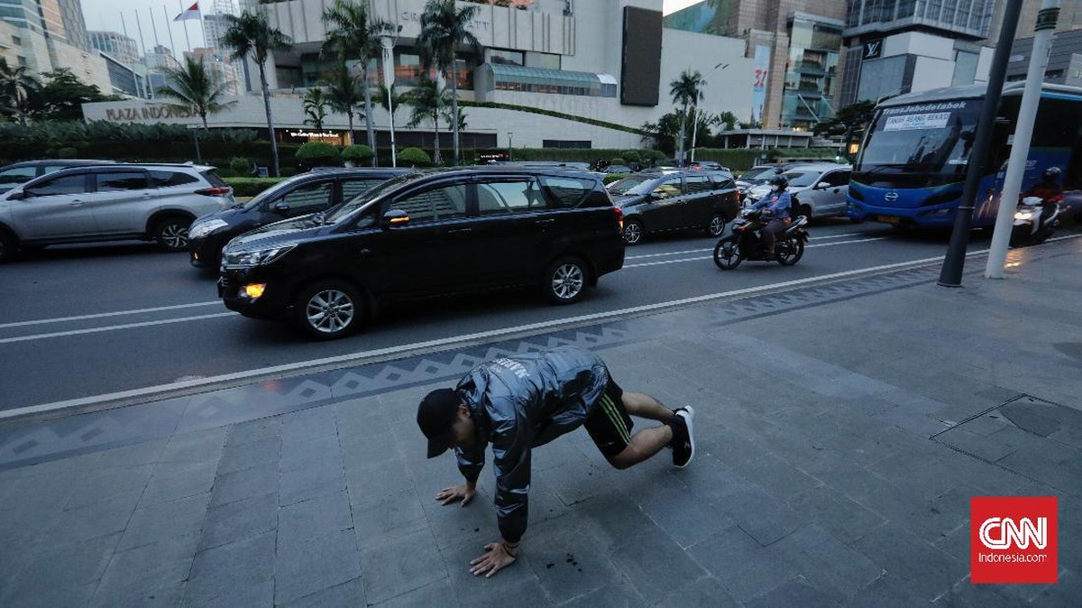 FOTO: Kemacetan Jakarta Jelang Buka Puasa