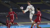FOTO: Liverpool Buang Peluang Tembus 4 Besar Liga Inggris Liverpool harus puas hanya bisa bermain imbang 1-1 melawan Leeds United dalam laga lanjutan Liga Inggris di Elland Road, Selasa (20/4) dini hari WIB.