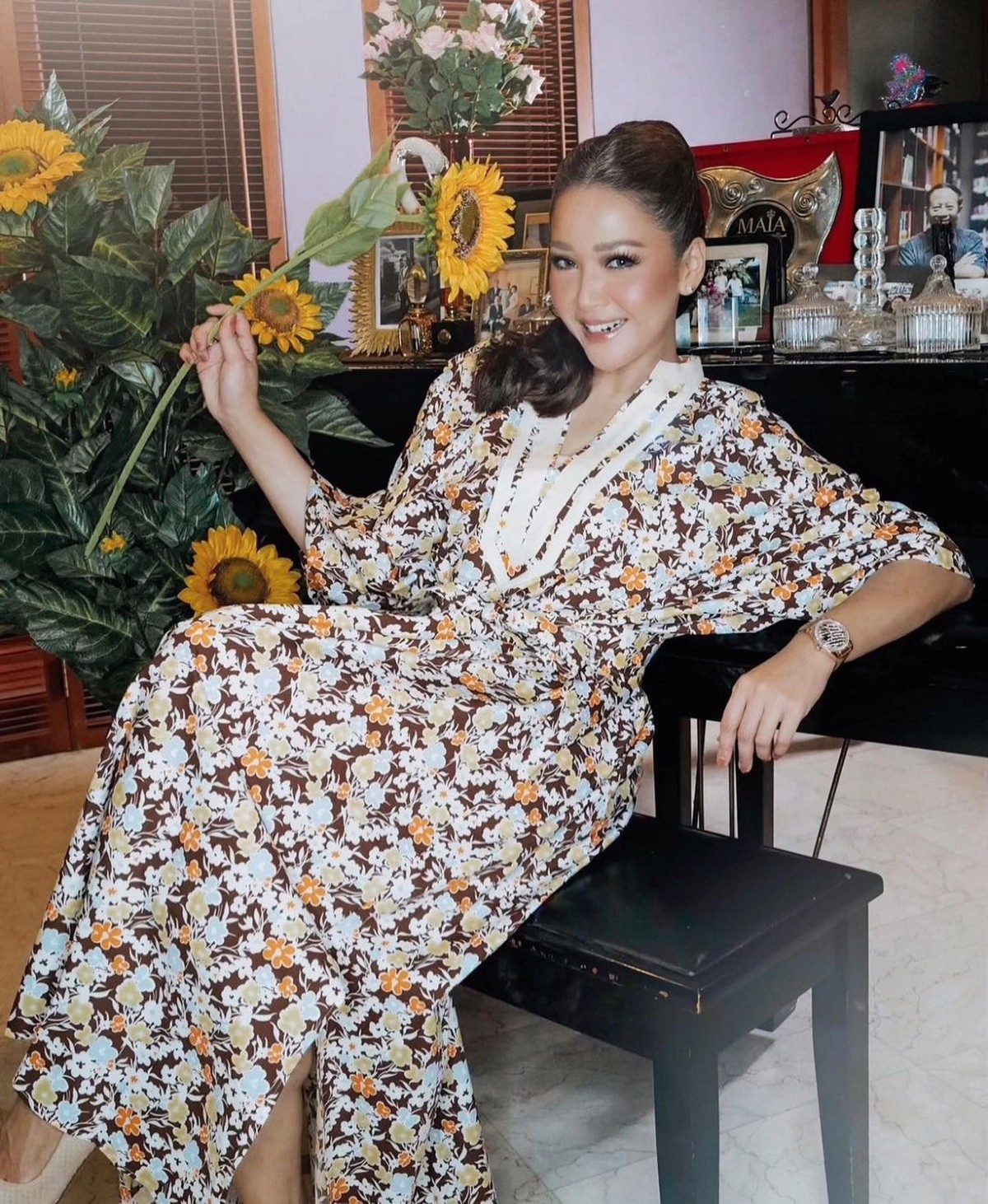 Maia Estianty menceritakan bahwa ia pernah disangka seorang Ladyboy&period; Kita lihat yuk tampilan Maia Estianty sampai disangka Ladyboy&quest;