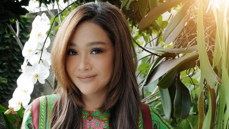 Maia Estianty menceritakan bahwa ia pernah disangka seorang Ladyboy. Kita lihat yuk tampilan Maia Estianty sampai disangka Ladyboy?
