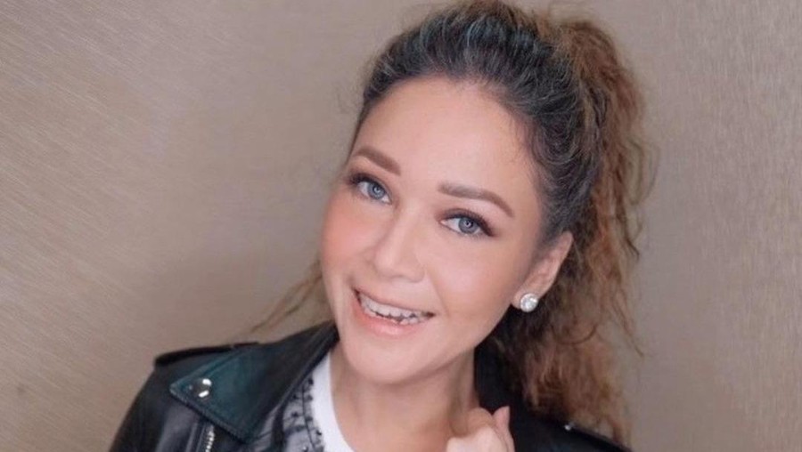 Berikut ini adalah tampilan Maia Estianty
