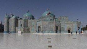 Masjid Biru di Afghanistan yang Didatangi Ribuan Merpati