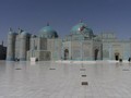 Masjid Biru di Afghanistan yang Didatangi Ribuan Merpati