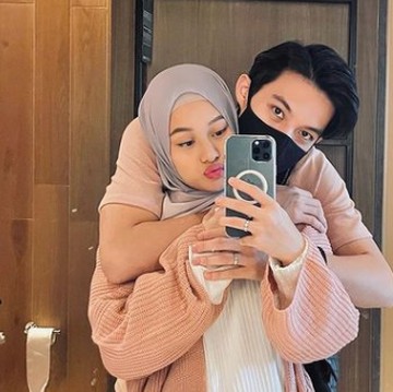 img-title Sudah Mantap, 8 Artis Pilih Menikah Muda