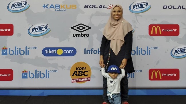 Shinta Ainni Fathurrahmi dikenal sebagai pembuka jalan bagi atlet voli putri yang ingin mengenakan hijab di level profesional.