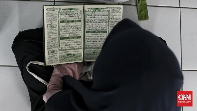 Pendiri rumah tahfidz di Medan menyatakan belasan santriwati penghafal alquran yang terpapar Covid-19 saat ini sedang menjalani isolasi di rumah sakit.