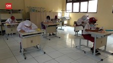 VIDEO: Tak Punya Gawai, Ribuan SIswa Ujian Di Sekolah