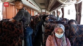 VIDEO: Terminal Bus Garut Mulai Ramai Pemudik Curi Start