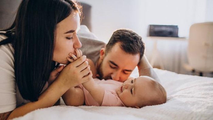 Tips Menjaga Hubungan Tetap Harmonis Setelah Punya Anak