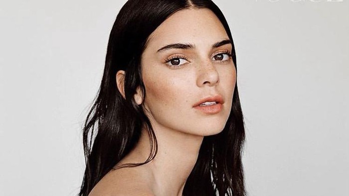 Kiat Kulit Glowing ala Kendall Jenner di Met Gala 2021, Nggak Butuh Banyak Biaya! Kiat Kulit Glowing ala Kendall Jenner di Met Gala 2021, Nggak Butuh Banyak Biaya!