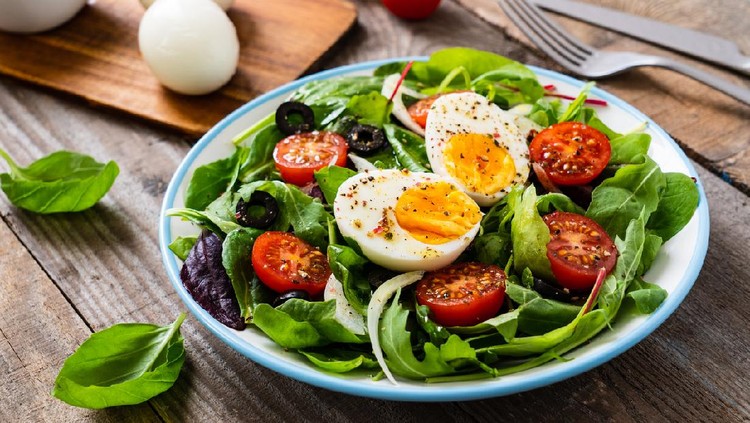 1194610986 Breakfast - boiled egg and vegetables